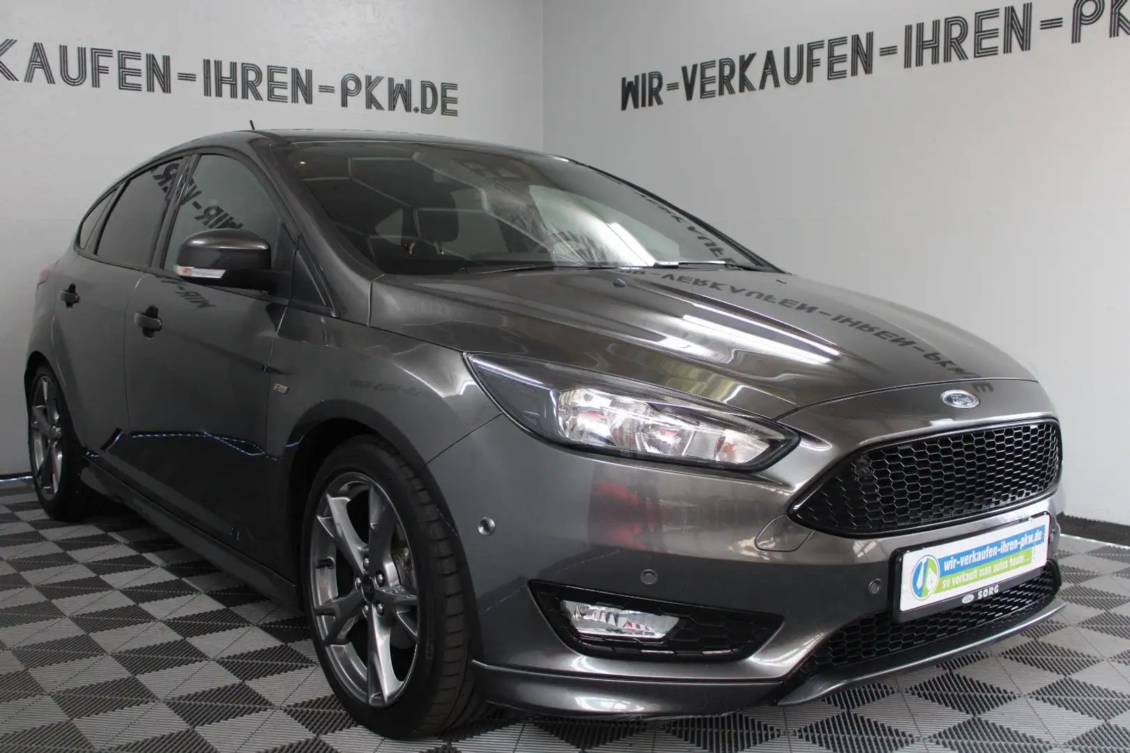 Ford Focus Lim. ST-Line Business Paket 2 Grau - 2
