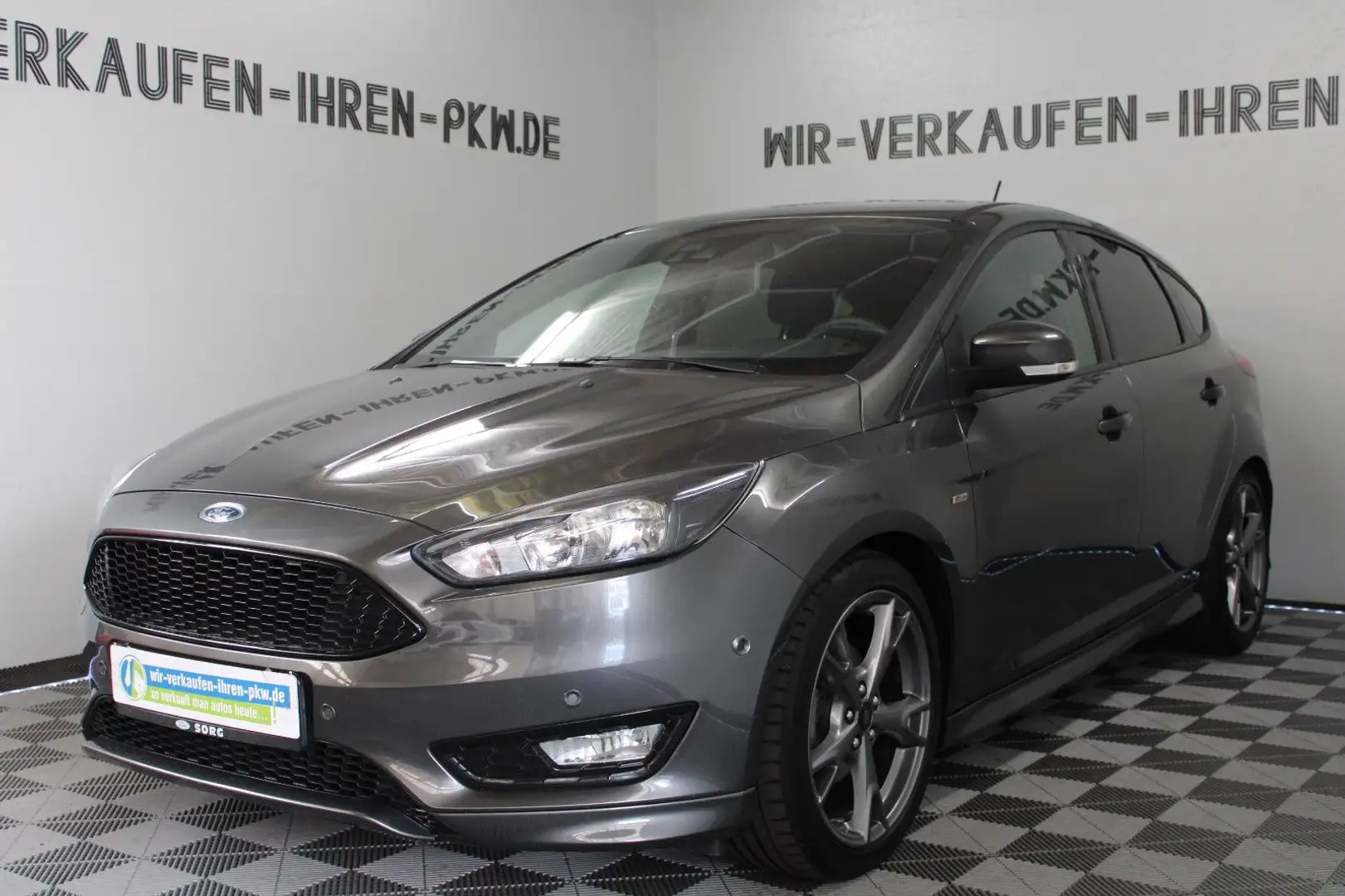 Ford Focus Lim. ST-Line Business Paket 2 Grau - 1