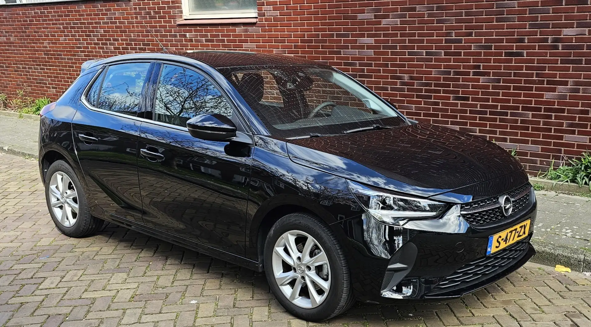 Opel Corsa 1.2 Elegance Zwart - 1