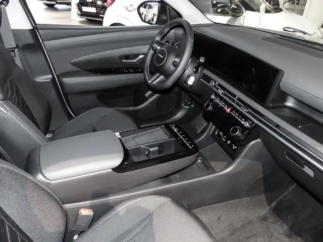 Hyundai Tucson view 4