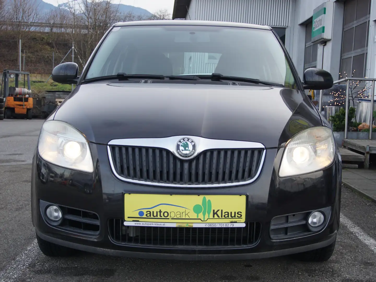 Skoda Fabia Ambiente Schwarz - 2