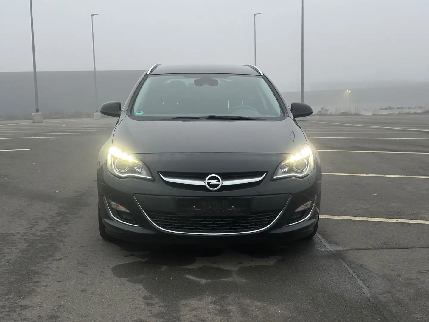 Opel Astra J Sports Tourer Innovation Xenon Schwarz - 2