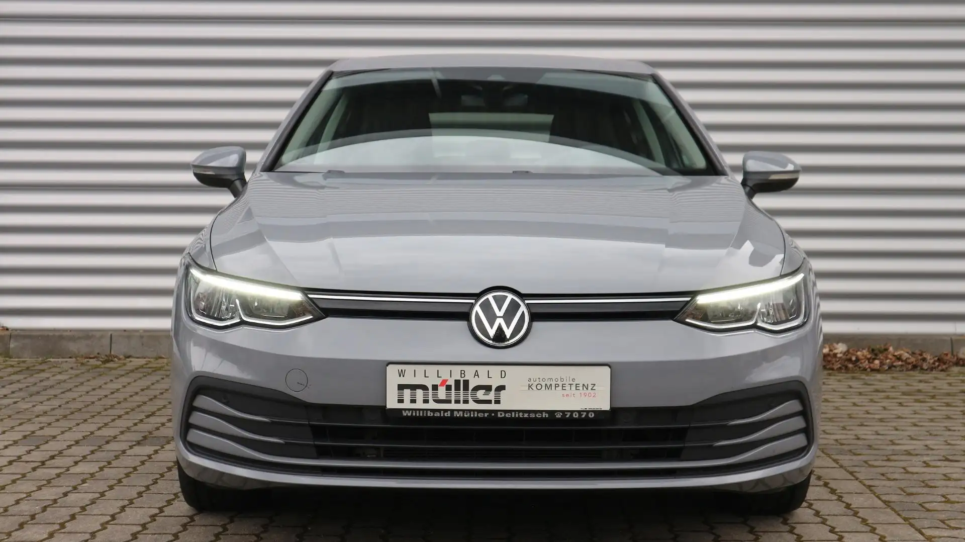 Volkswagen Golf Life Grijs - 2
