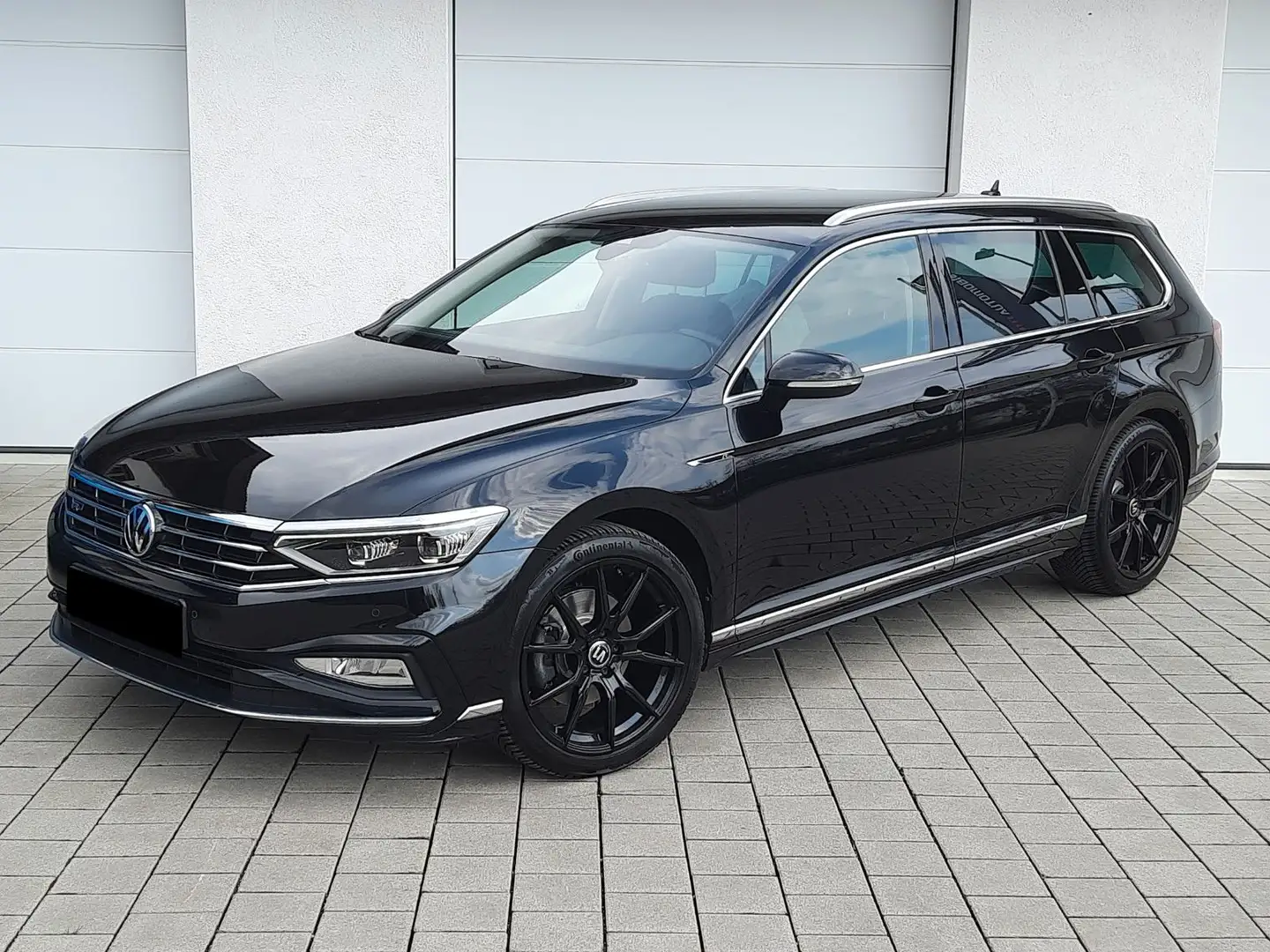 Volkswagen Passat Variant 190 DSG/3xR-Line/LED/Kam/18" Noir - 2