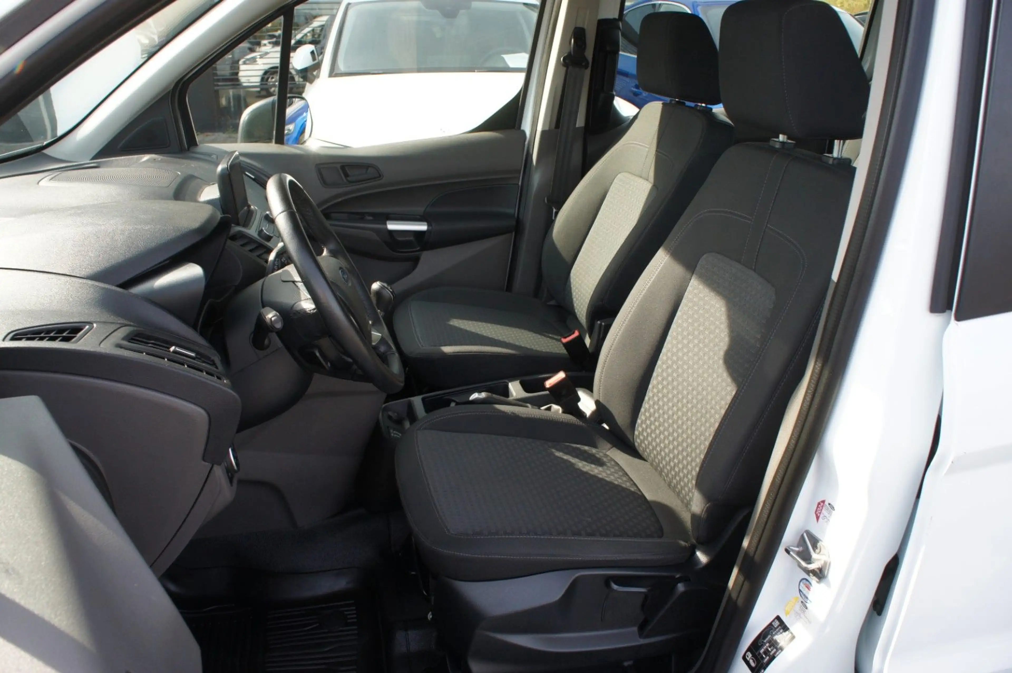 Ford Transit Connect Kombi lang L2*AHK*NAV*KAM*5SITZE — photo 12