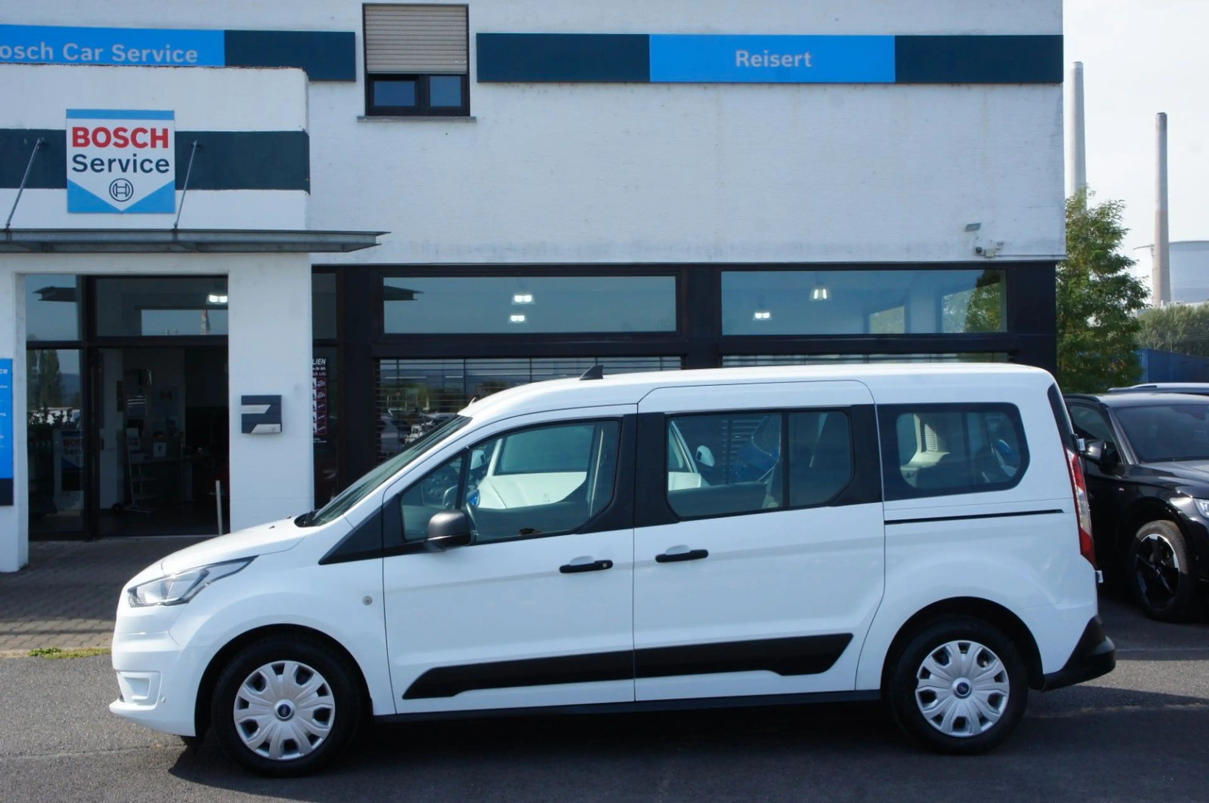 Ford Transit Connect Kombi lang L2*AHK*NAV*KAM*5SITZE — photo 3