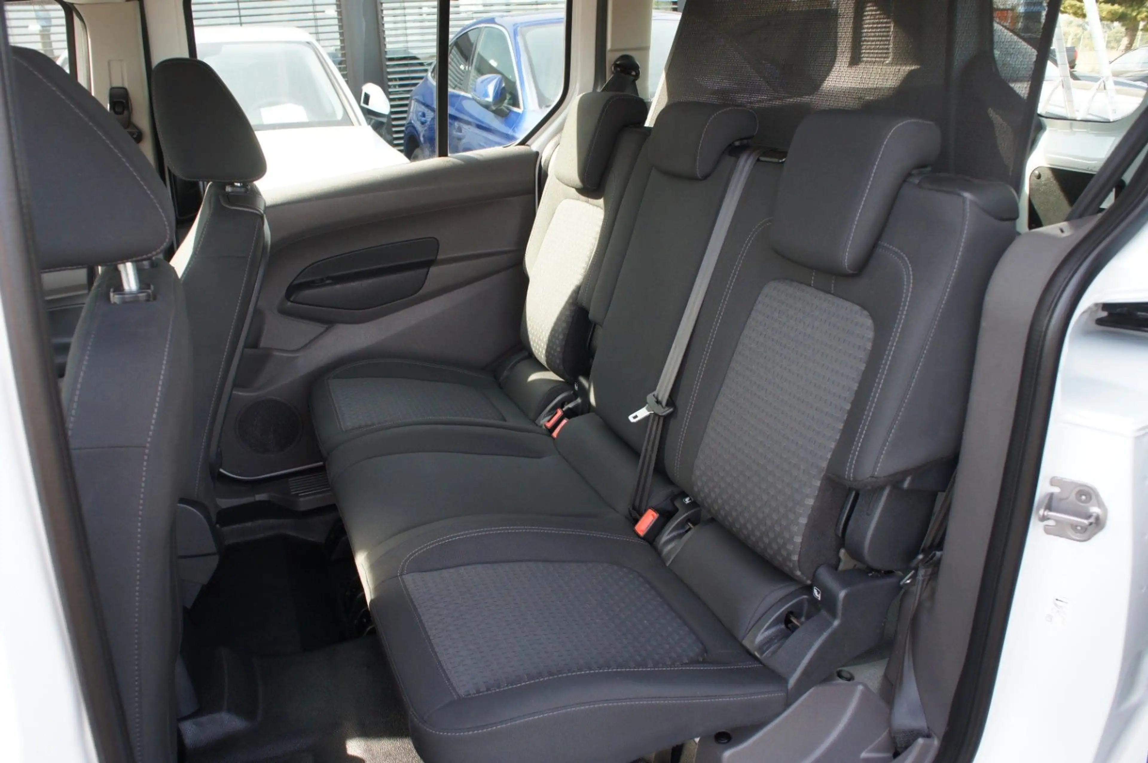 Ford Transit Connect Kombi lang L2*AHK*NAV*KAM*5SITZE — photo 13