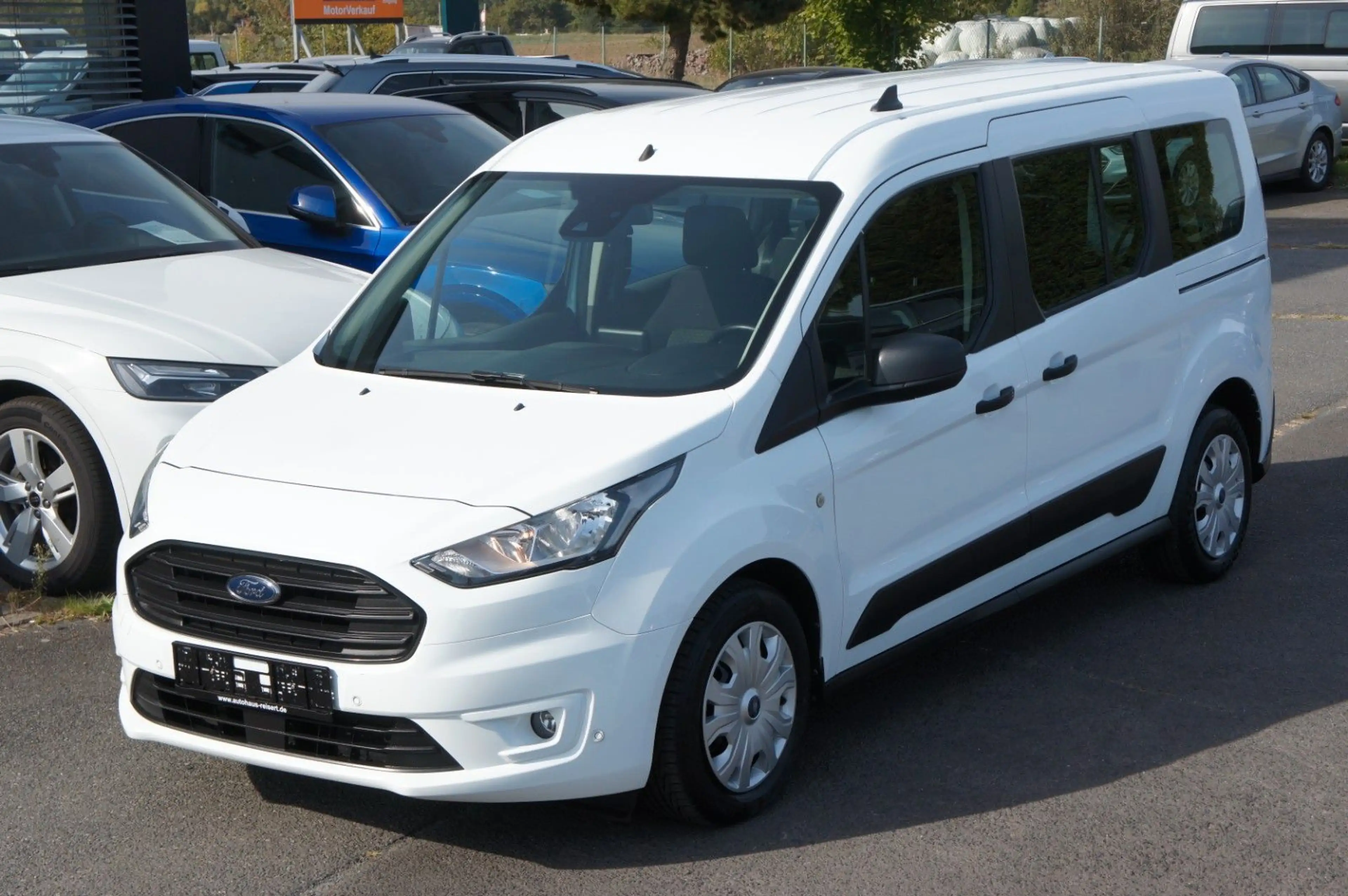 Ford Transit Connect Kombi lang L2*AHK*NAV*KAM*5SITZE