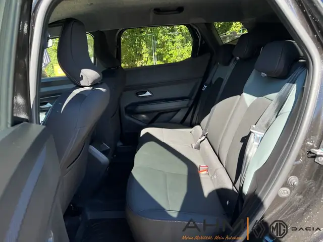 Dacia Duster view 12
