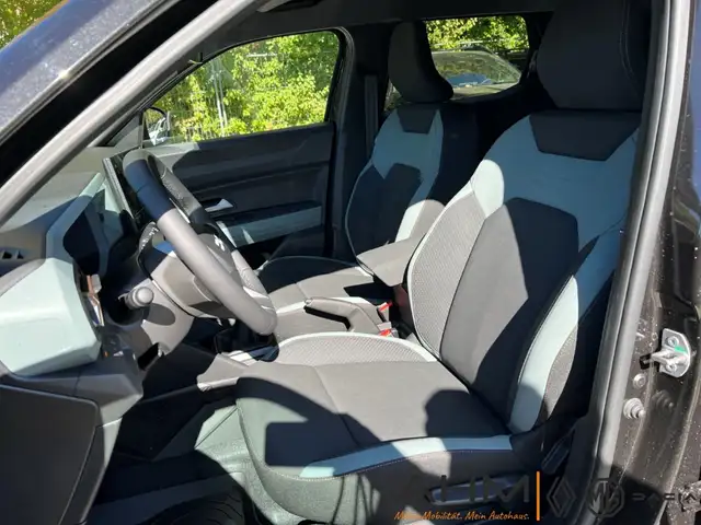 Dacia Duster view 11