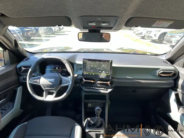 Dacia Duster view 13