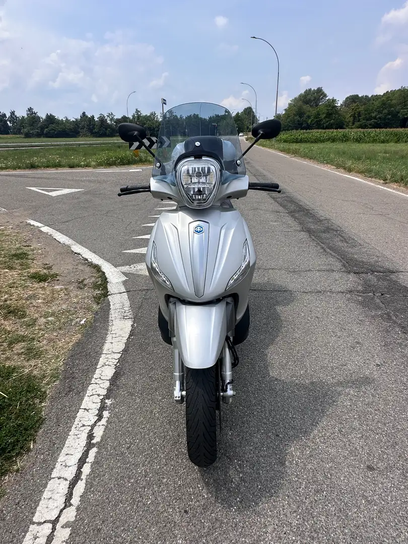 Piaggio Beverly 350 Argent - 2
