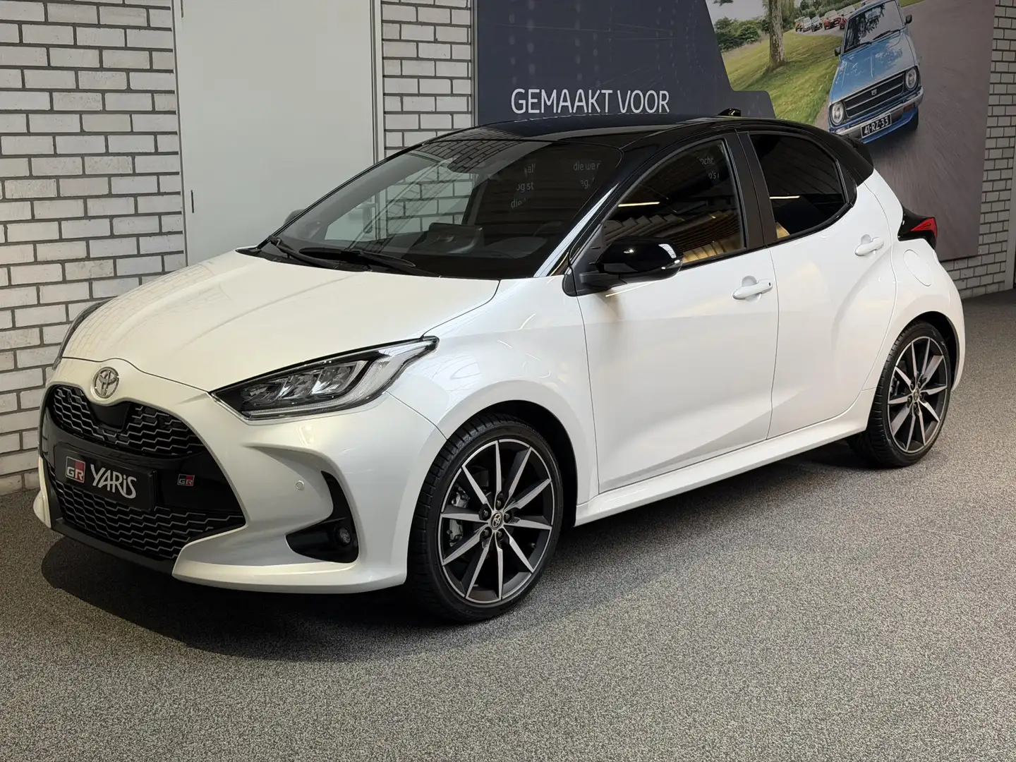 Toyota Yaris Hybrid 130 GR Sport Plus Pack Weiß - 2