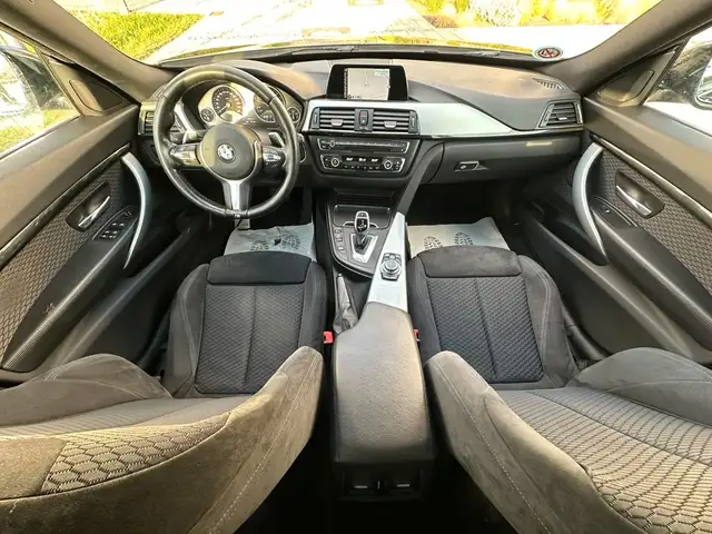 BMW 3 Series view 10