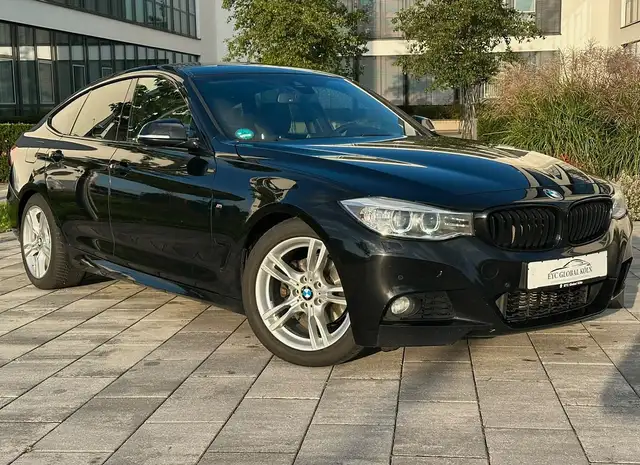BMW 3 Series view 2