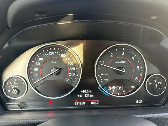 BMW 3 Series view 11