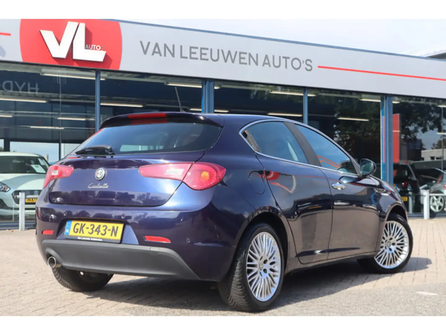 Alfa Romeo Giulietta 1.6 JTDm Distinctive | Leder | Cruise | Clima Blauw - 2