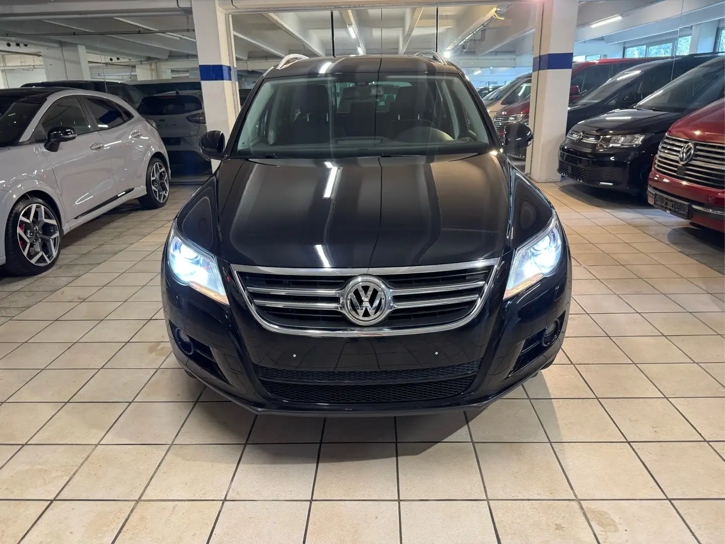 Volkswagen Tiguan 2.0 TSI 4-motion Sport R-line Schwarz - 2