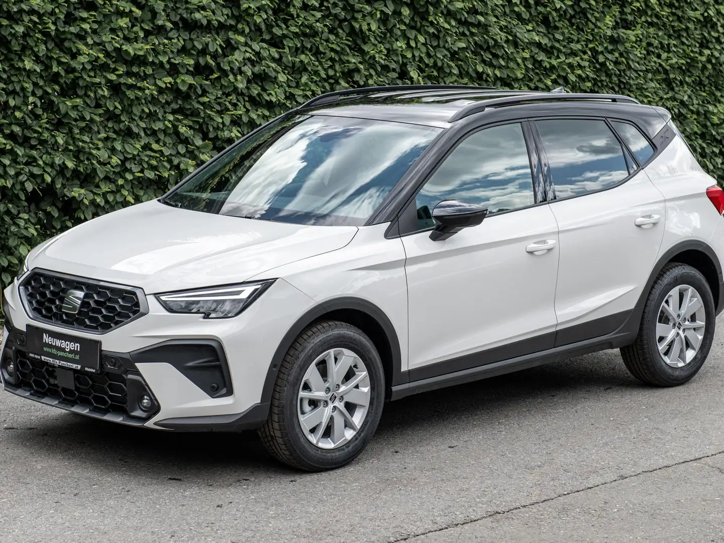 SEAT Arona 1.0 TSI 85 kW FR Weiß - 1
