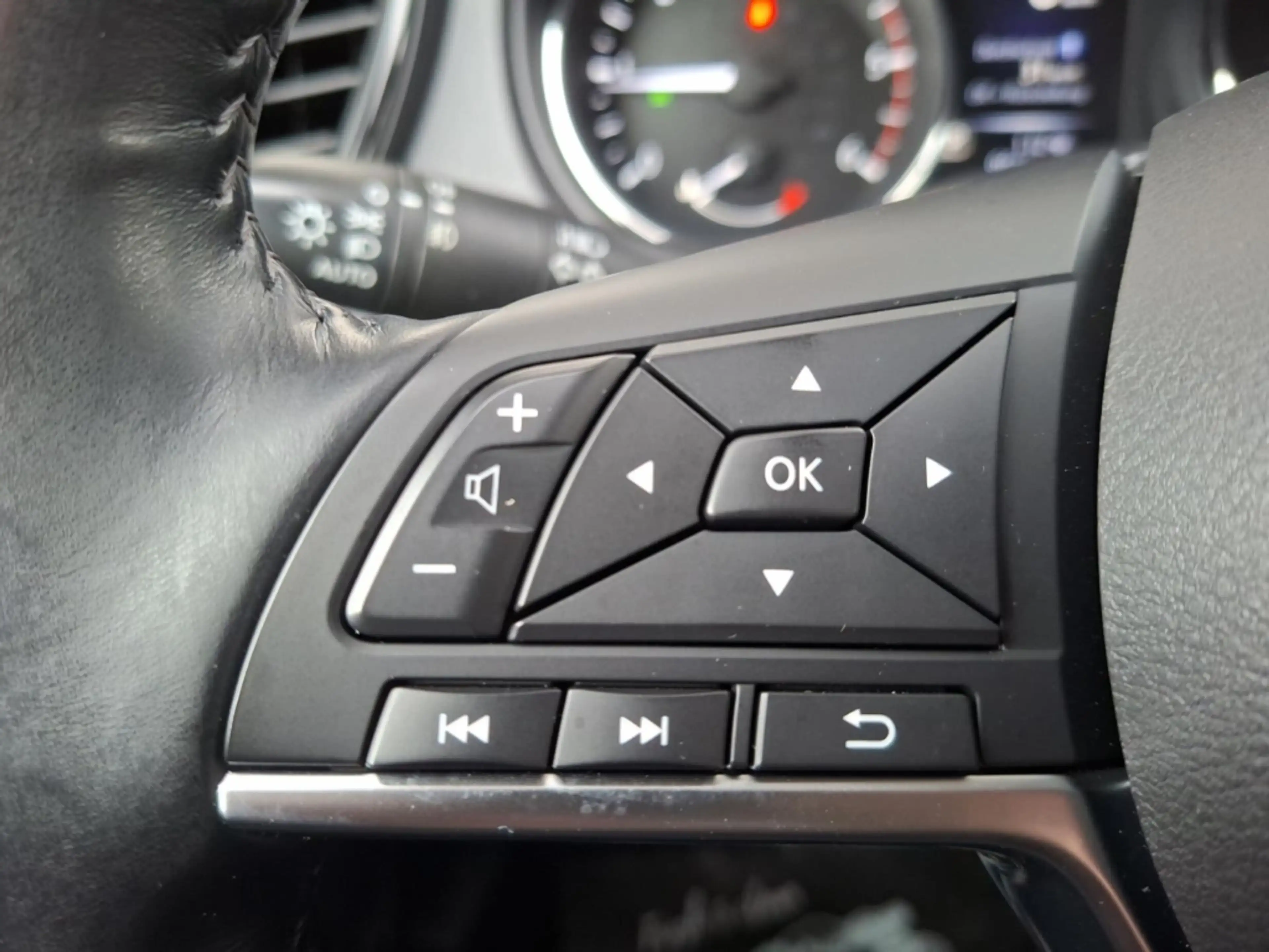 Nissan X-Trail Tekna 2.0 dCi 4x4 X-Tronic °LED°Navi°SHZ° — photo 27