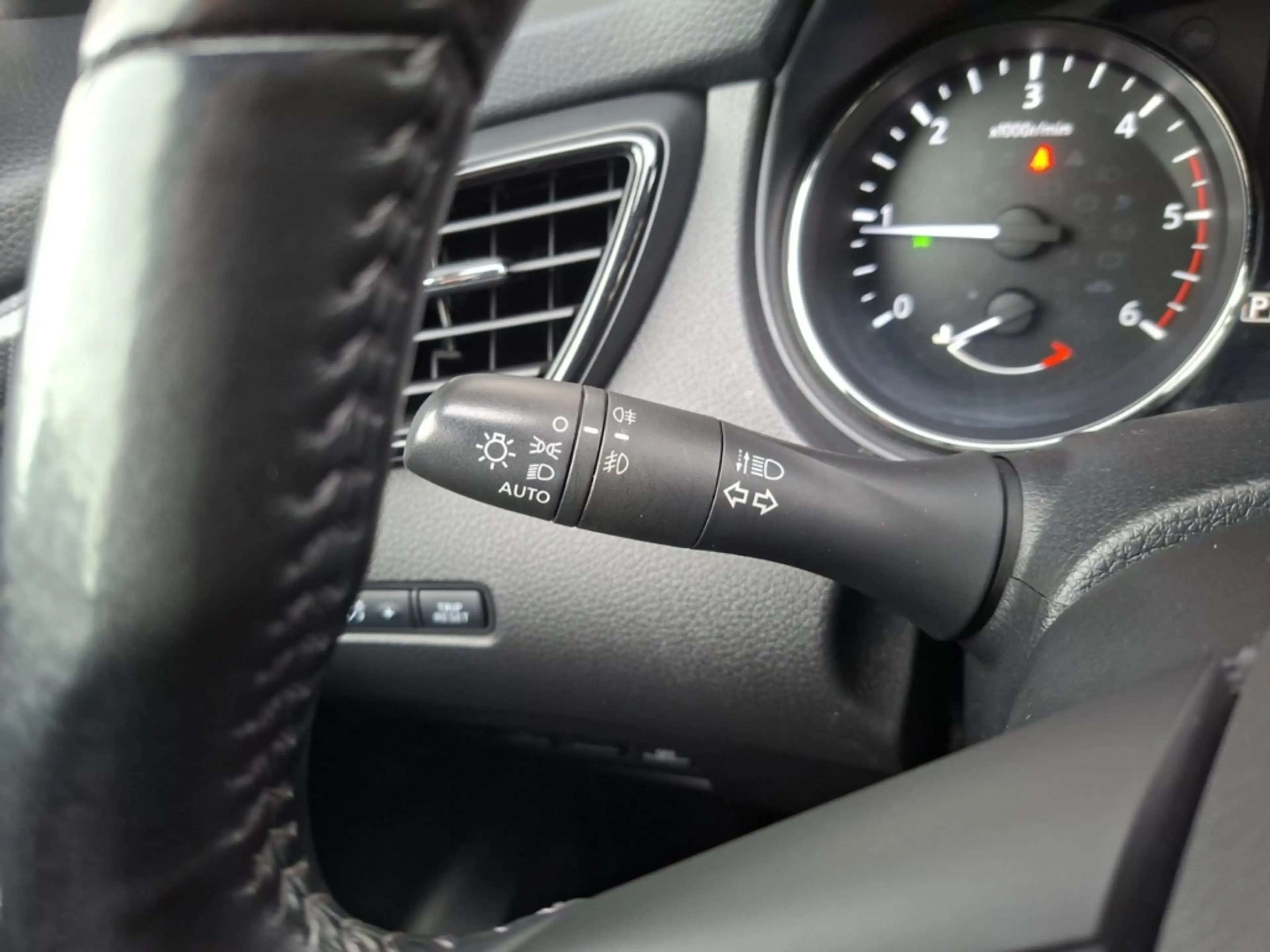 Nissan X-Trail Tekna 2.0 dCi 4x4 X-Tronic °LED°Navi°SHZ° — photo 17