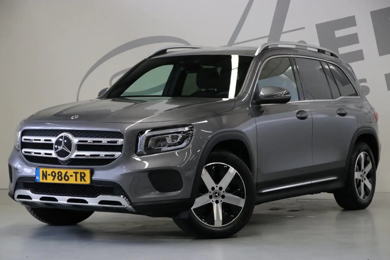 Mercedes-Benz GLB 180 Apple carplay/Achteruitrijcamera/NAP/Origineel NL Gris - 1