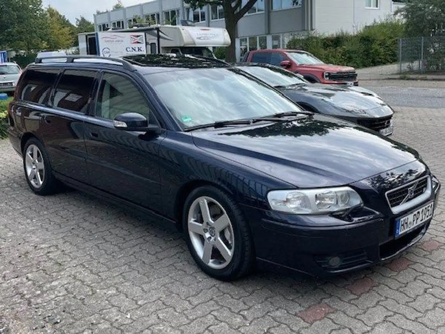 Volvo V70 R Blau - 1