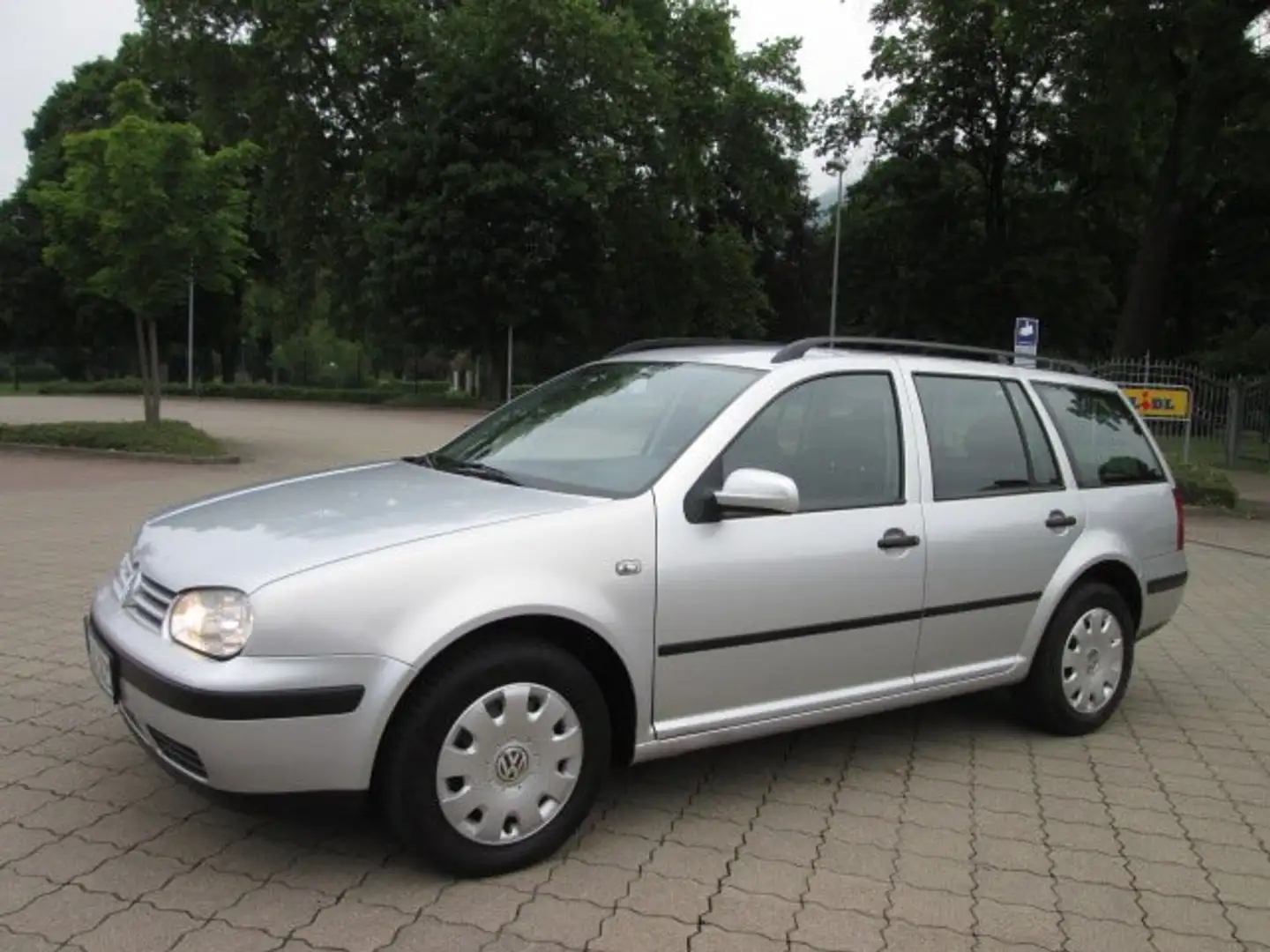 Volkswagen Golf Variant 1.9 TDI+2.HAND+FÄHRT GUT+TÜV=08/2025+AHK Plateado - 1