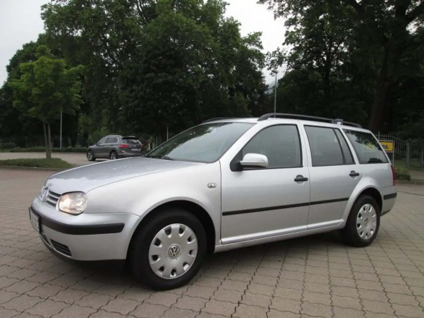 Volkswagen Golf Variant 1.9 TDI+2.HAND+FÄHRT GUT+TÜV=08/2025+AHK Plateado - 2