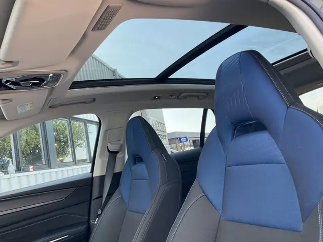 Lynk & Co 01 view 3