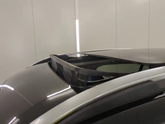 Lynk & Co 01 view 13