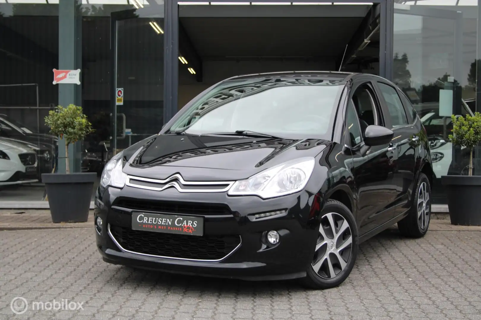 Citroen C3 1.2 PureTech Exclusive Zwart - 2