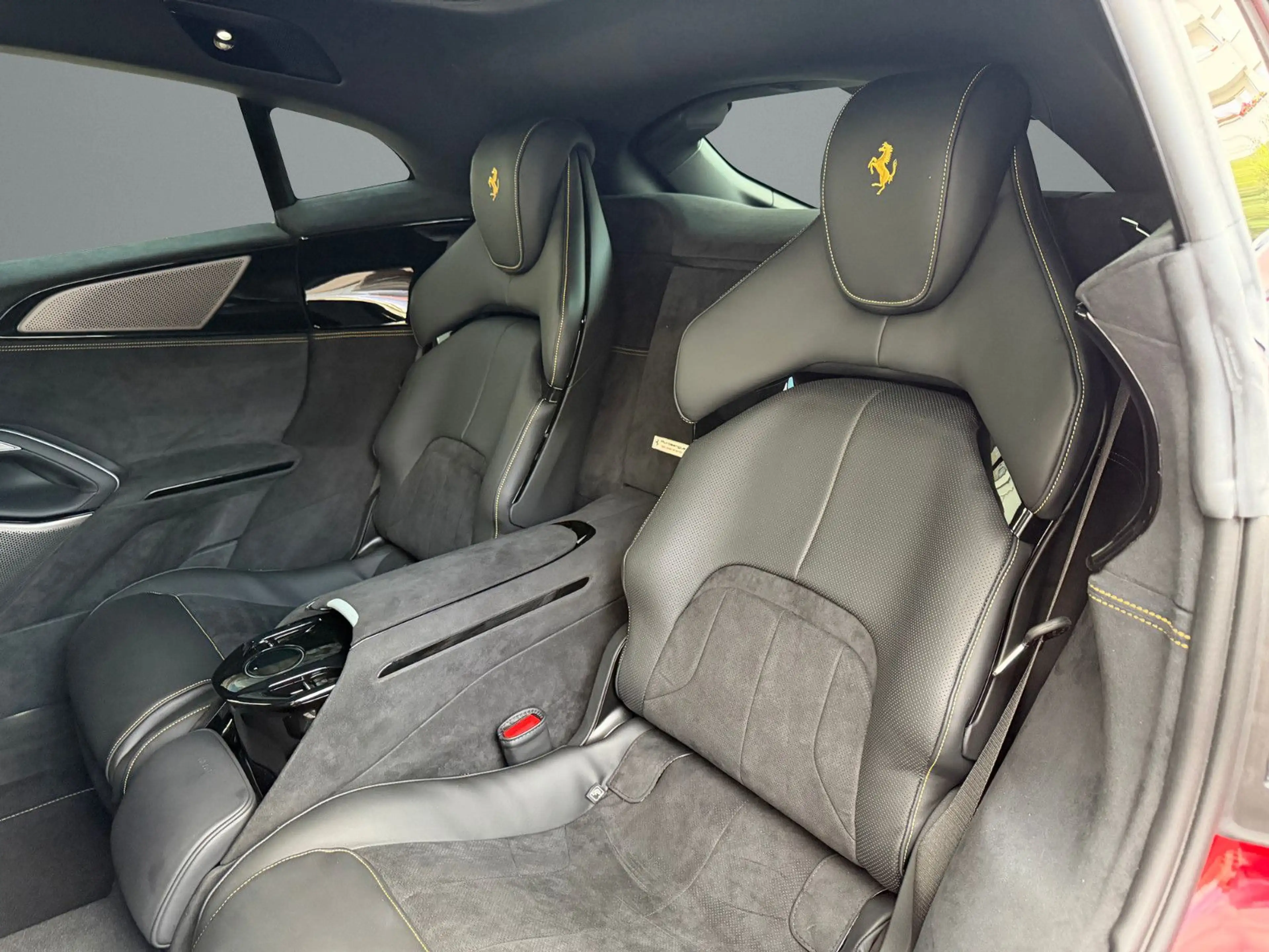 Ferrari Purosangue ATELIER TAILOR MADE LIFT PANORAMA — photo 15