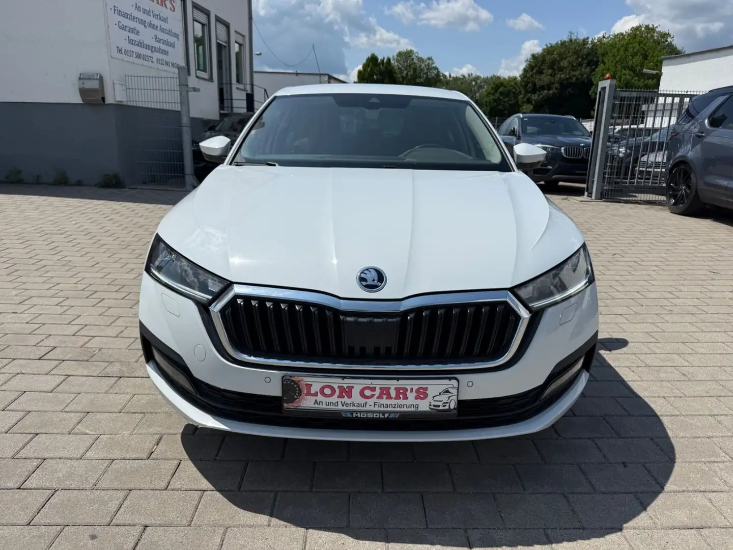Skoda Octavia Lim. Clever/Navi/LED/Kamera/SHZ/PDC Weiß - 2