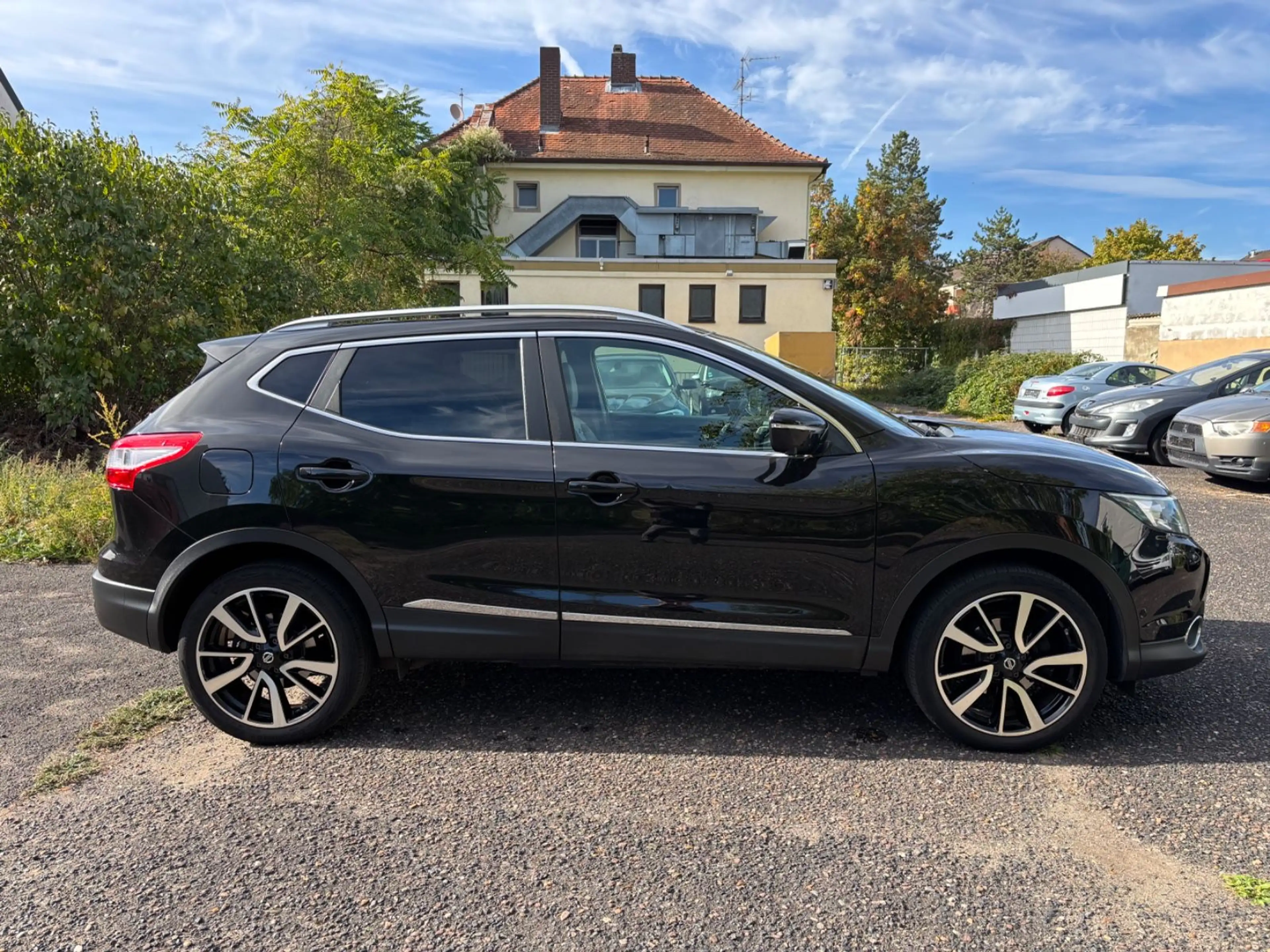 Nissan Qashqai Premier Limited Edition 4x4 ~VOLL ! — photo 5