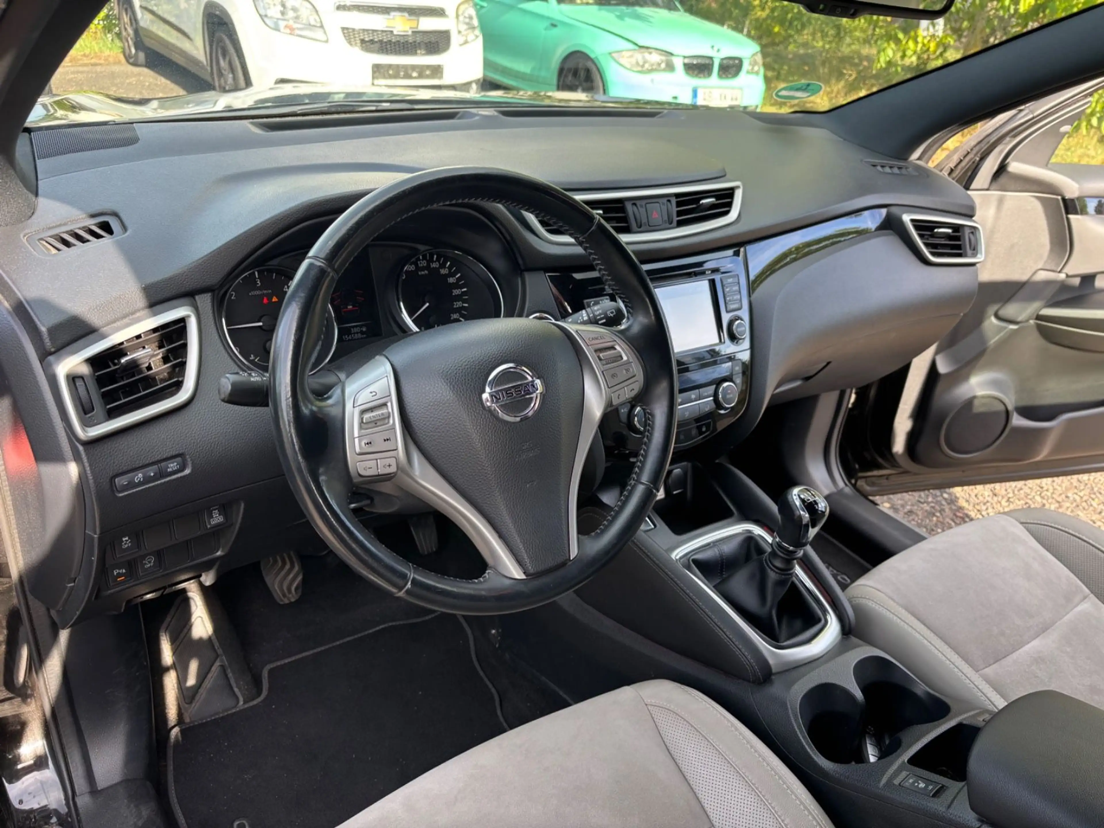 Nissan Qashqai Premier Limited Edition 4x4 ~VOLL ! — photo 10