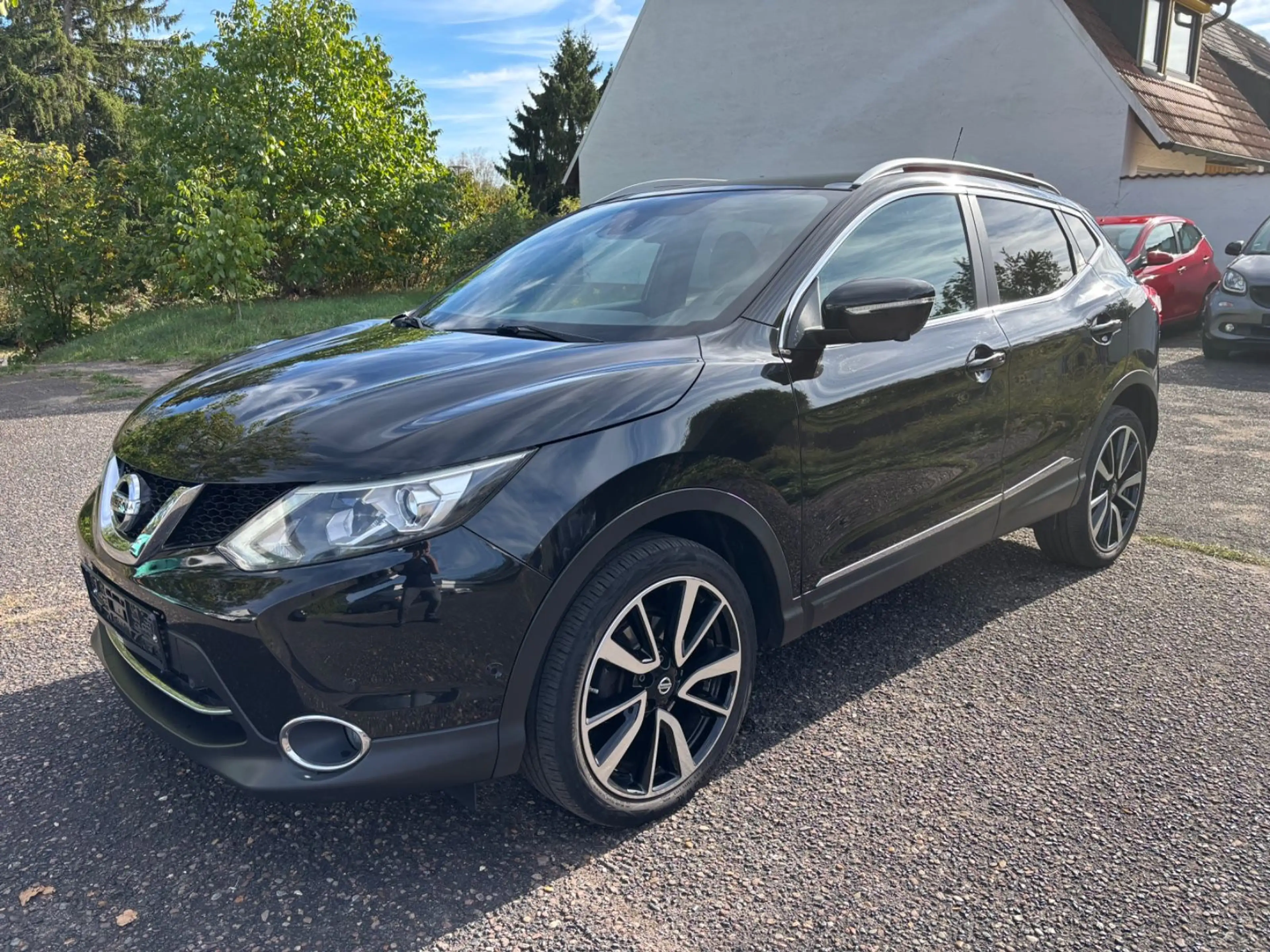 Nissan Qashqai Premier Limited Edition 4x4 ~VOLL ! — photo 2