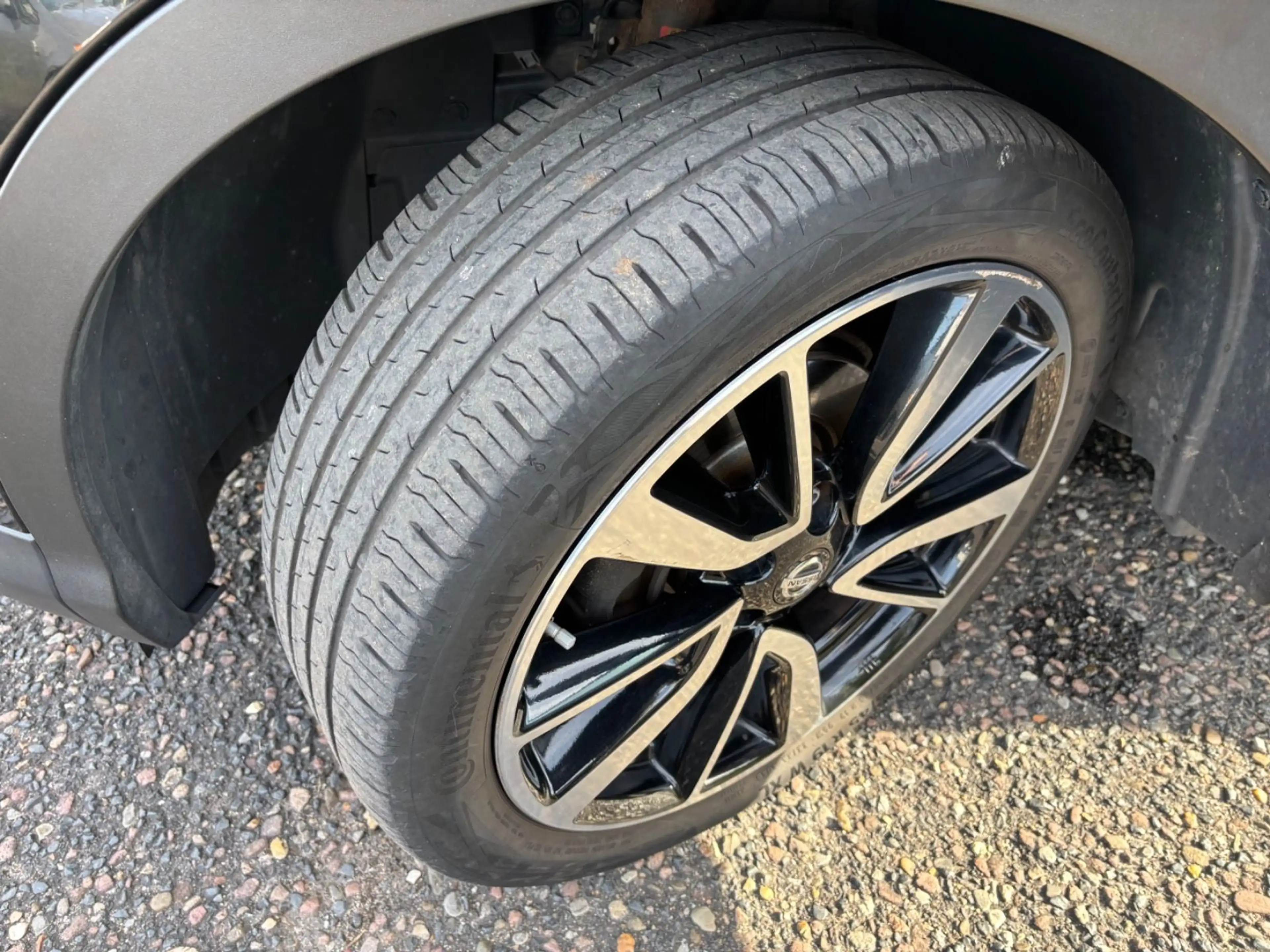 Nissan Qashqai Premier Limited Edition 4x4 ~VOLL ! — photo 17