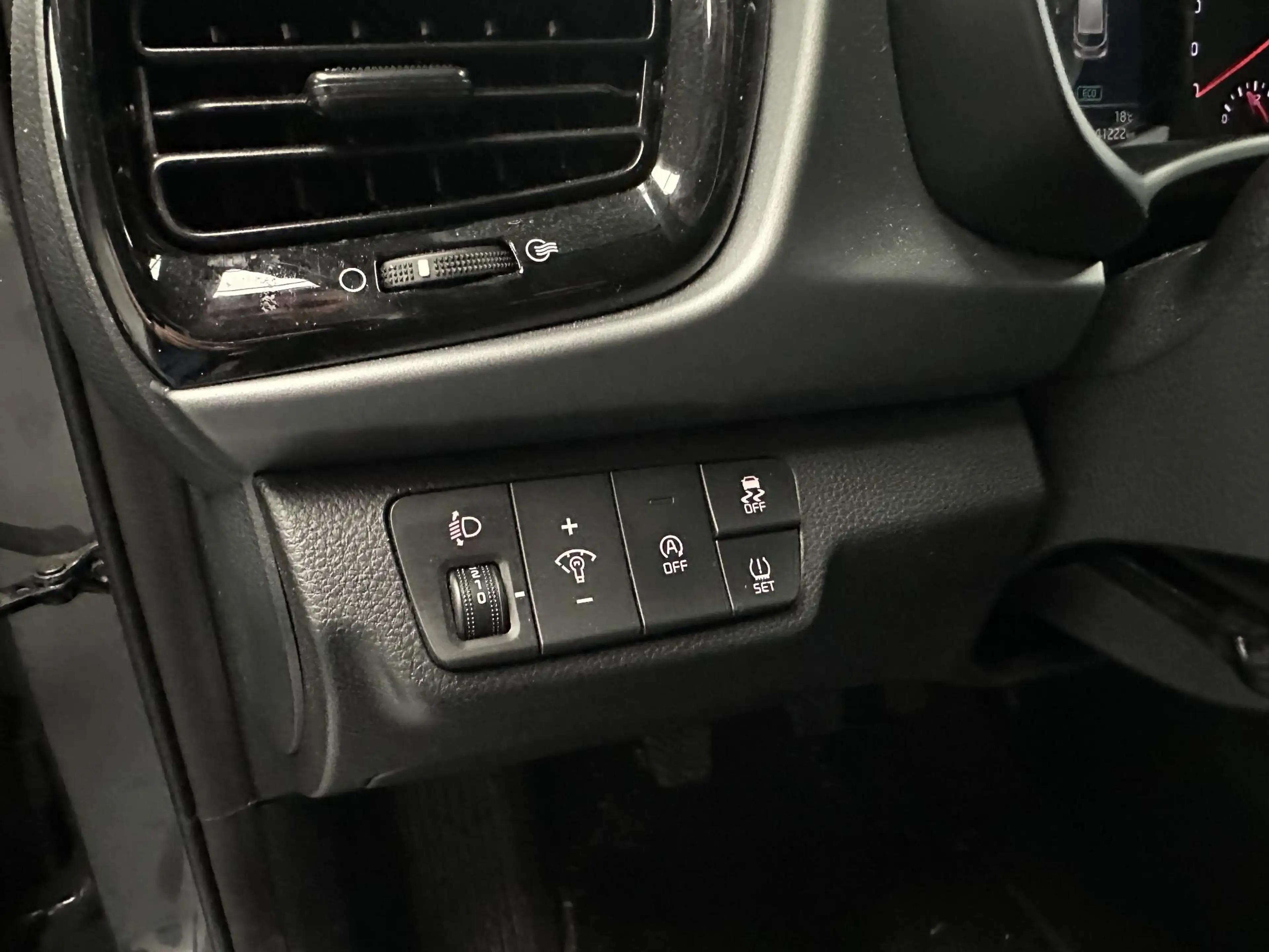 Kia Rio 1.0 T-GDi MHEV DynamicLine — photo 4