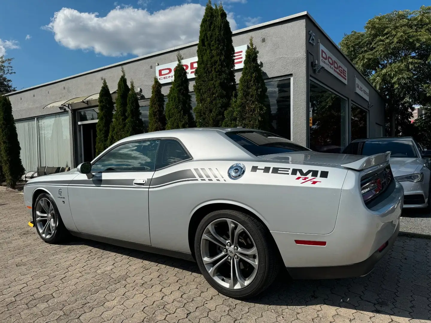 Dodge Challenger 5,7 L Hemi  R/T  mit Designer Leder Silber - 2