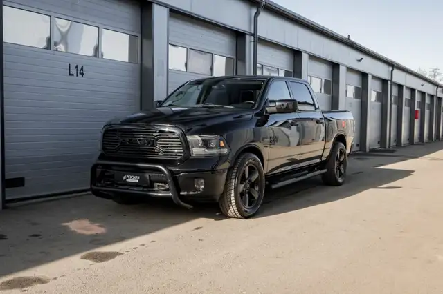 RAM 1500 Ram 1500 Classic SLT Crew Cab 5'7''-Bed 4x4