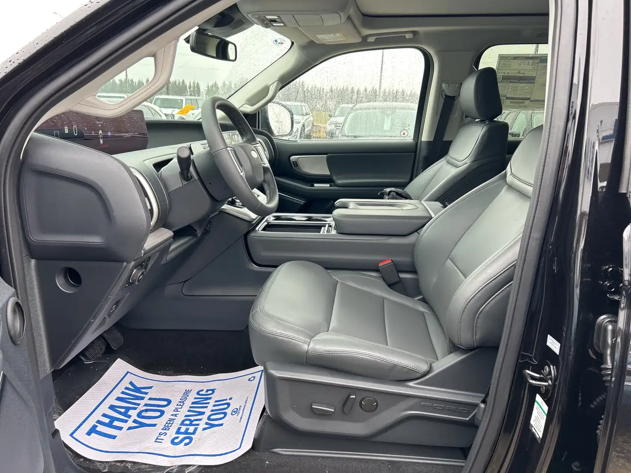 Ford Expedition снимка Ford Expedition