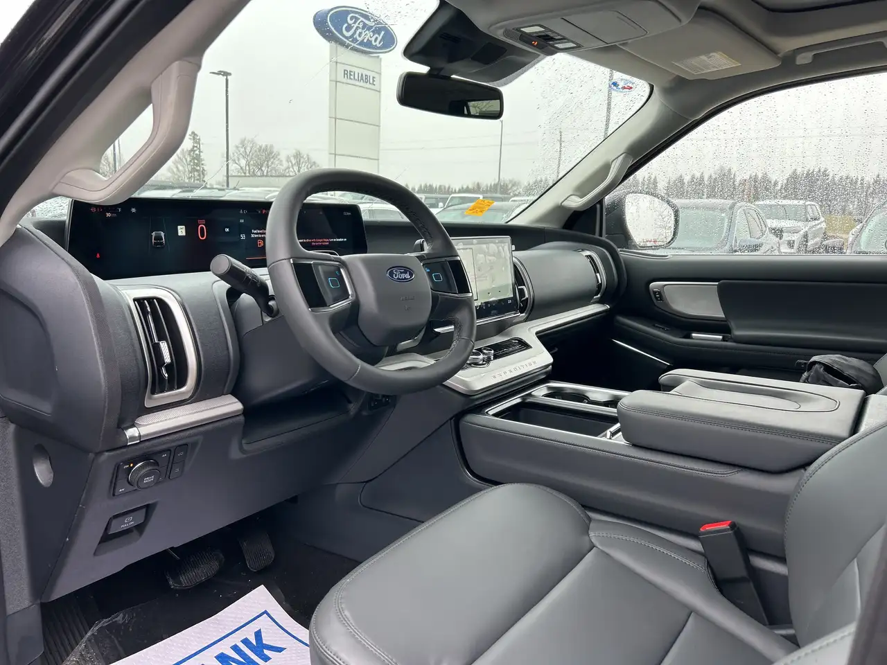 Ford Expedition снимка Ford Expedition