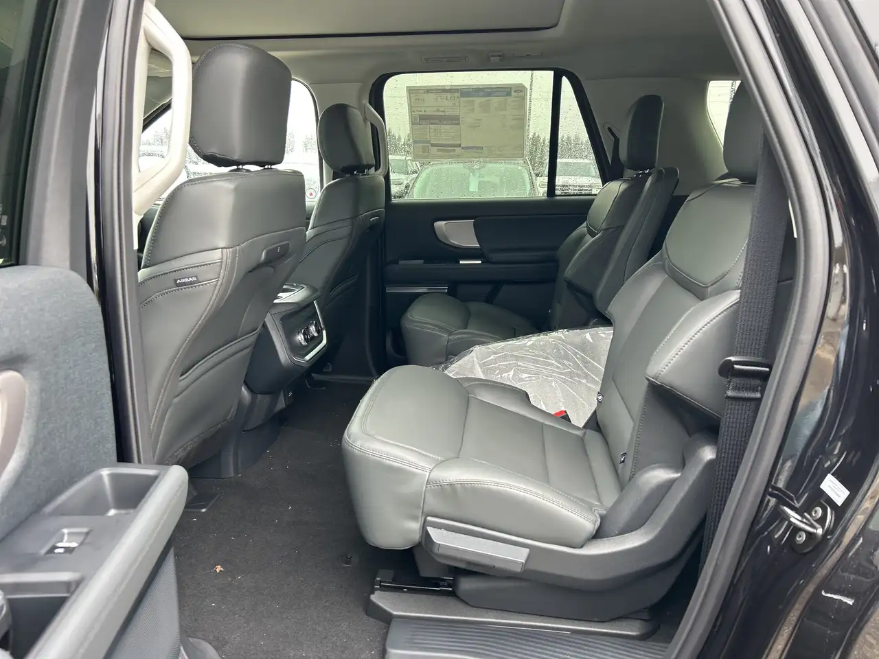 Ford Expedition снимка Ford Expedition