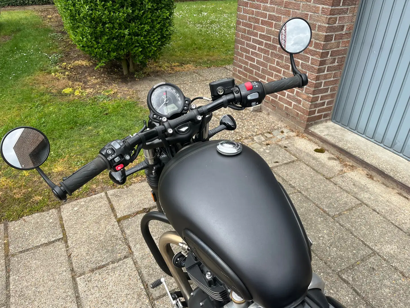 Triumph Bonneville Bobber Černá - 2