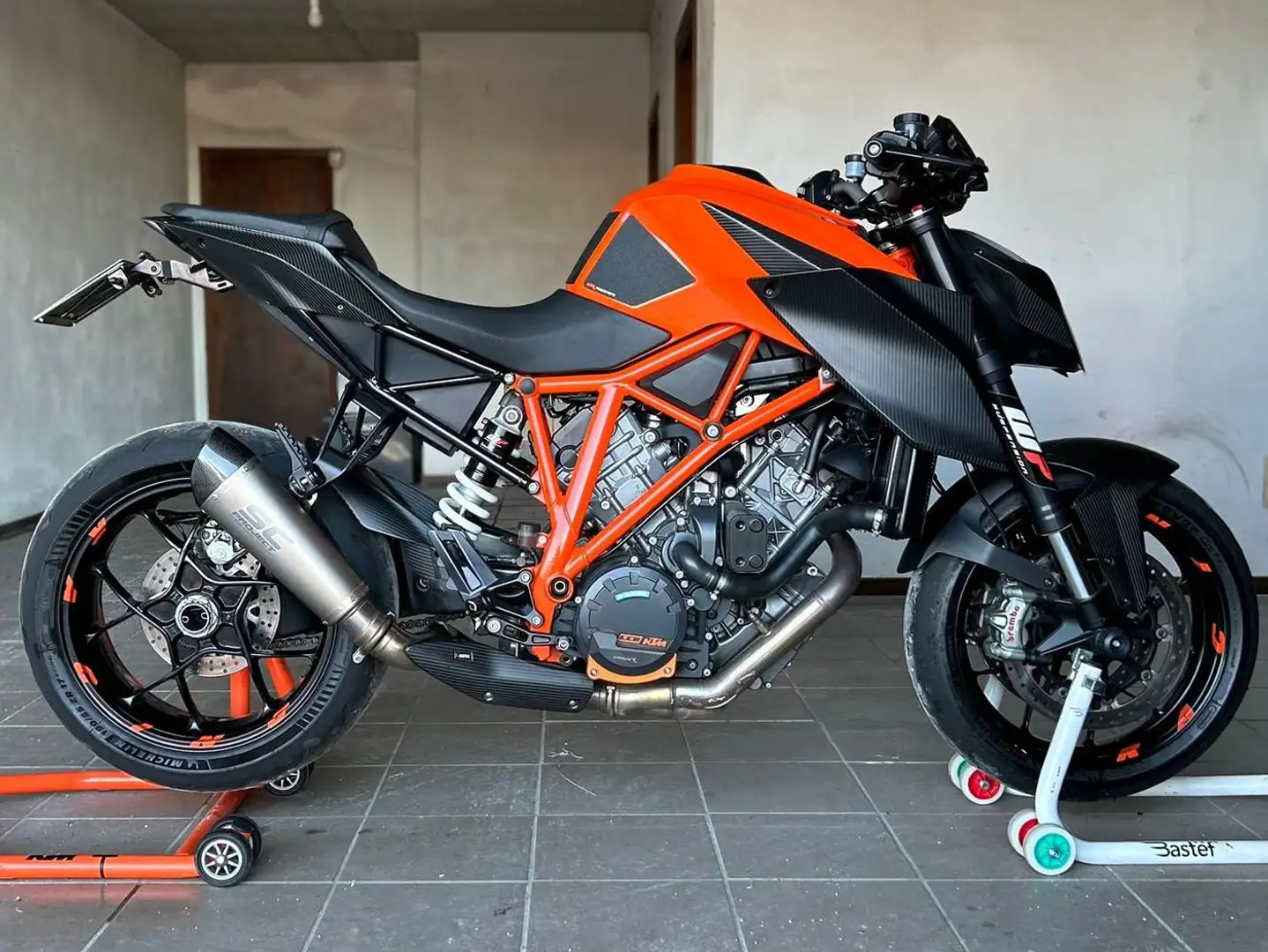 KTM 1290 Super Duke R Arancione - 1