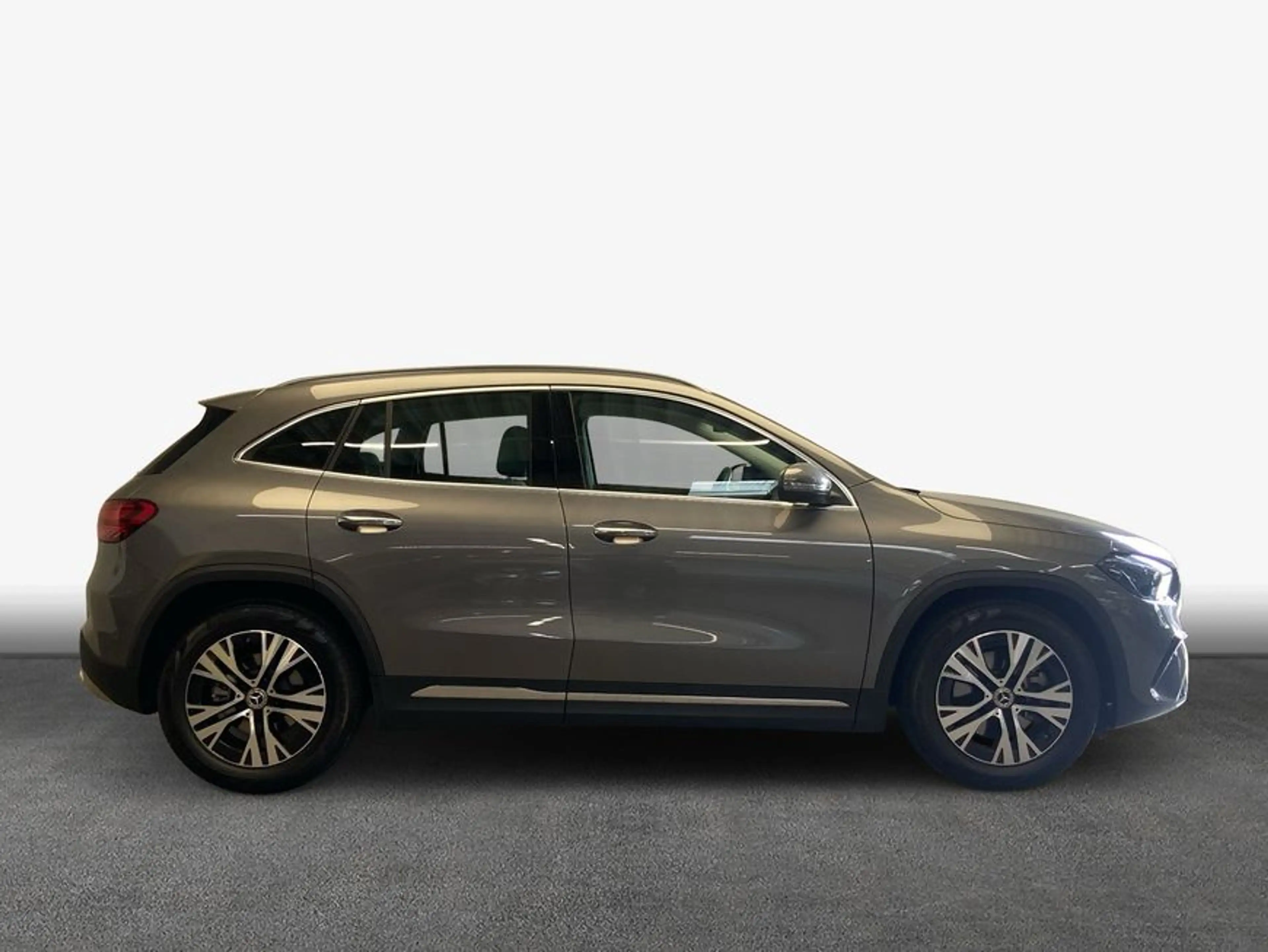 Mercedes-Benz GLA 220 GLA — photo 4