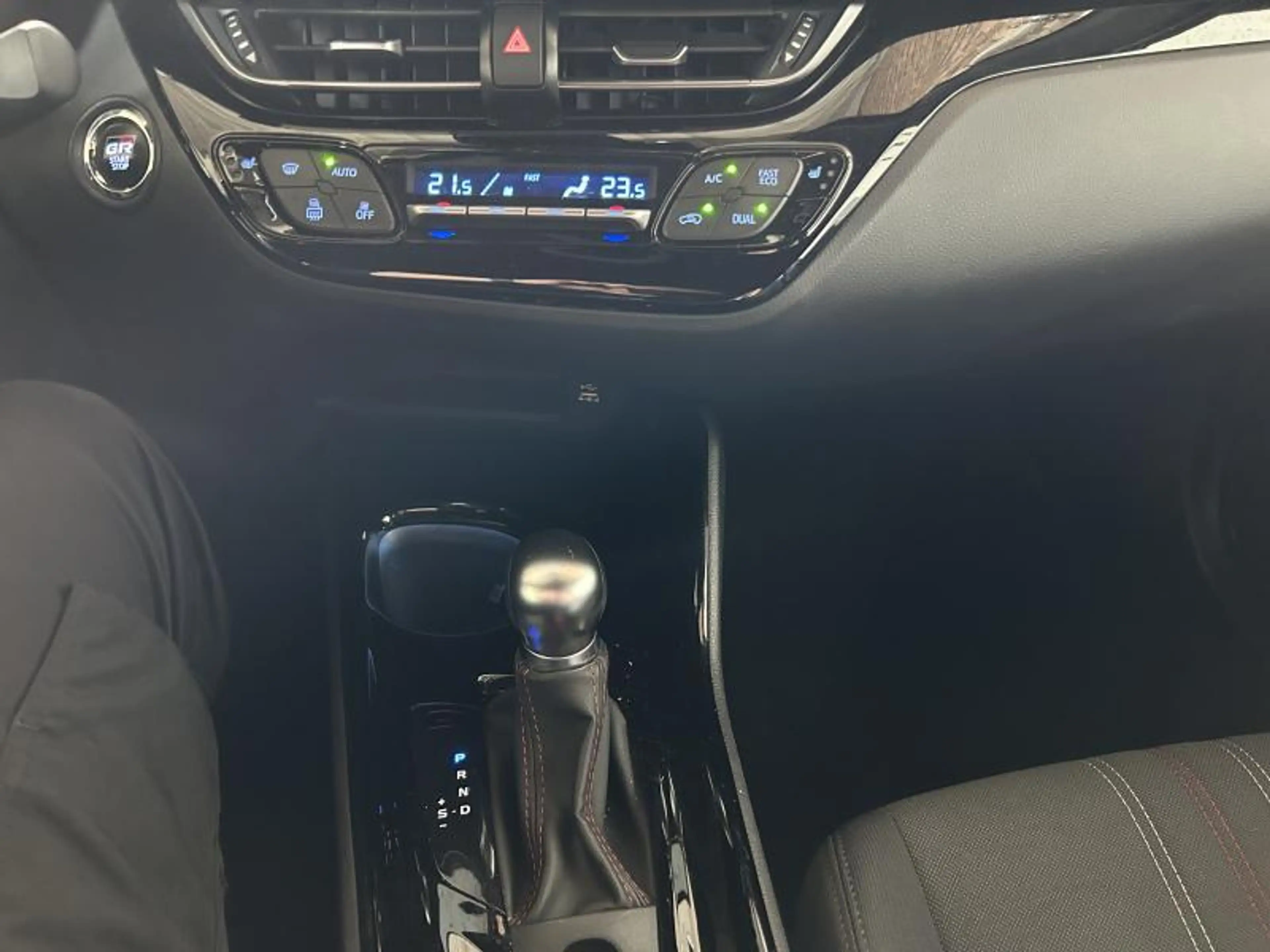 Toyota C-HR GR Sport — photo 9