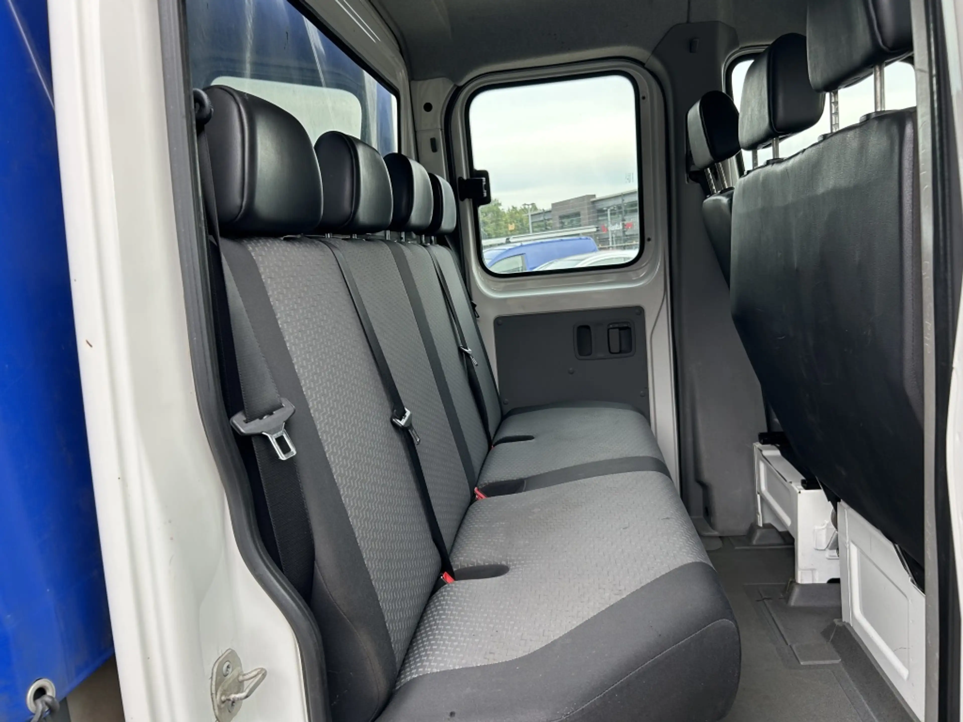 Volkswagen Crafter 30 2.0 TDI L2H1 DC 7 PERS PICK UP — photo 7