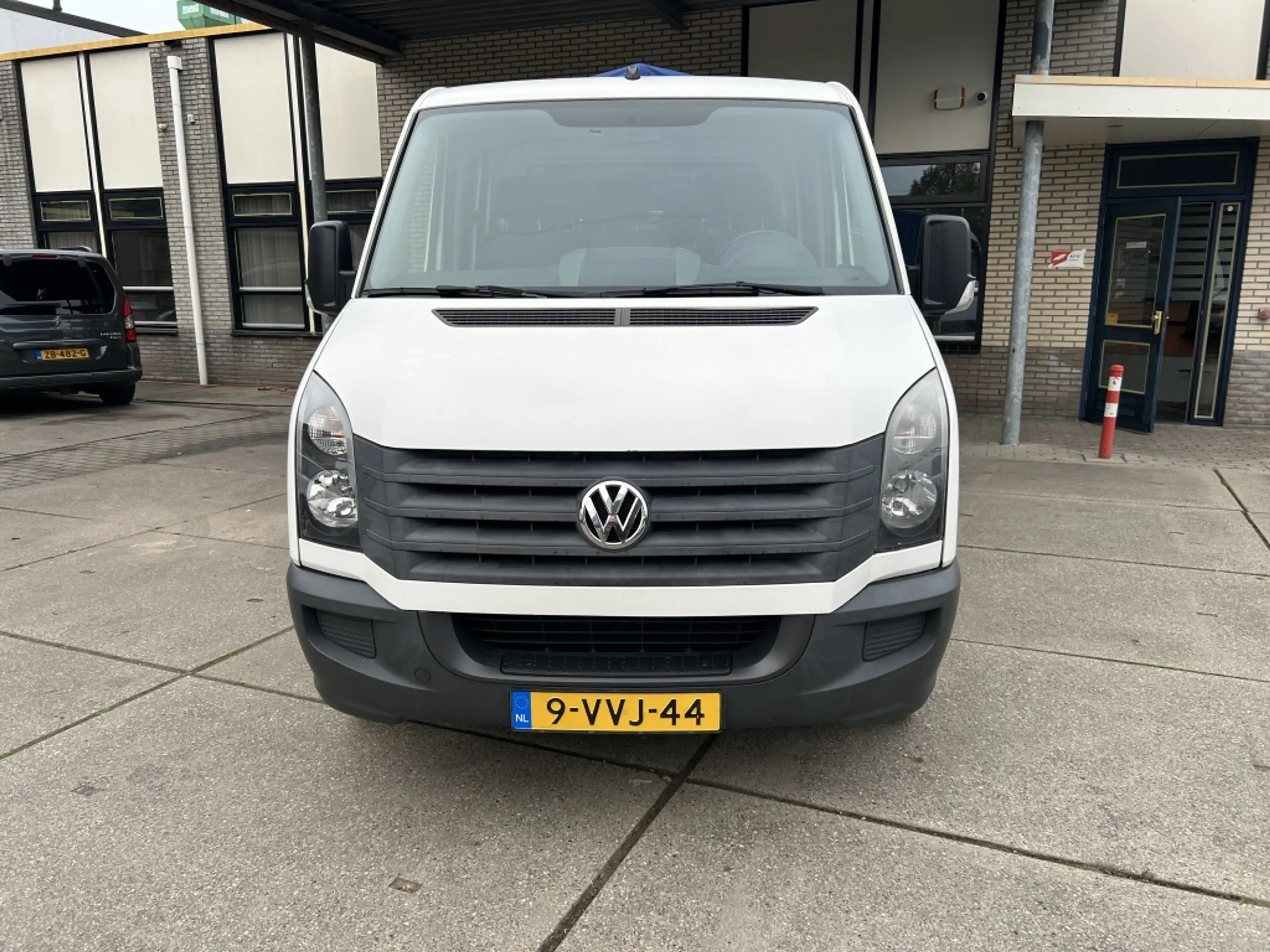 Volkswagen Crafter 30 2.0 TDI L2H1 DC 7 PERS PICK UP — photo 2